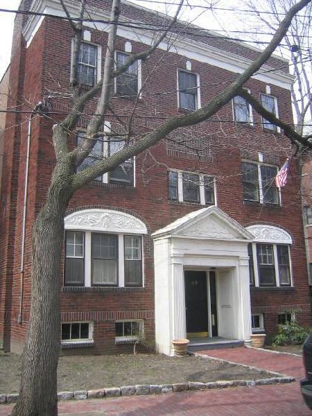 Building Photo - 39 Lee St Unit 3A