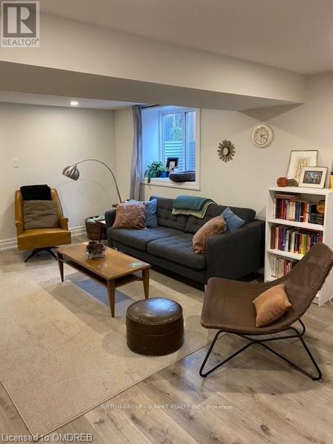 Photo - 482 E 37th St