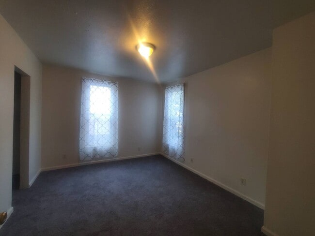 Photo - 2010 Forestdale Ave Unit 2010 Forestdale Ave -UP