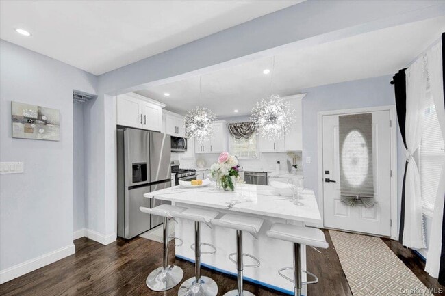 Photo - 75 W Kingsbridge Rd