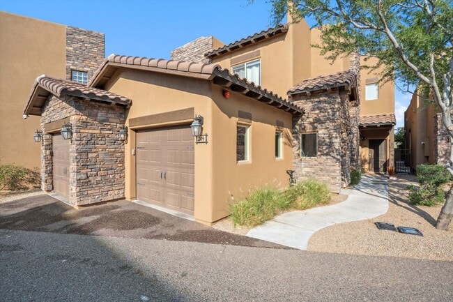 Building Photo - 3 bedroom 2 Bathroom Rancho Verde Del Rio ... Rental