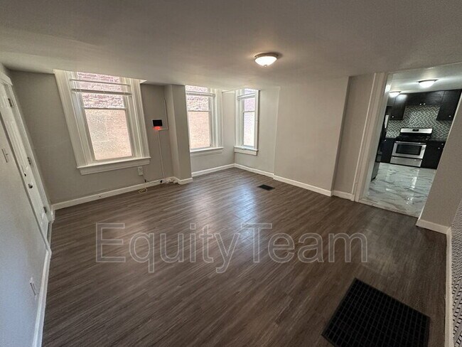 Photo - 2153 Loth St Unit Apt 1