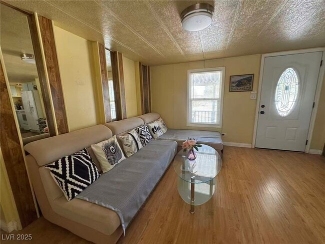 Photo - 551 Piltz Rd