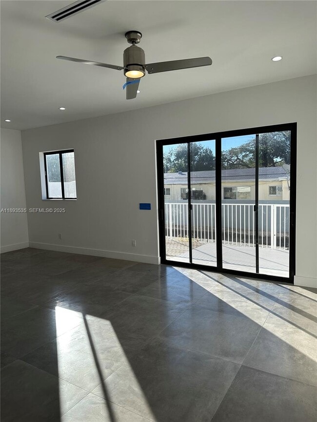 Photo - 4625 SW 32nd Ave