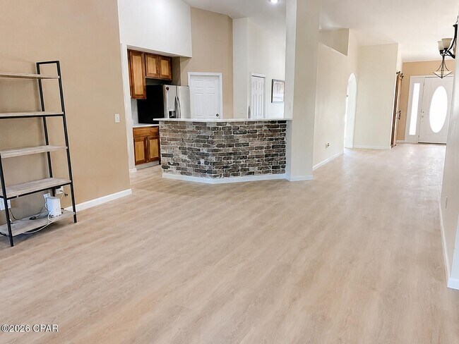 3213 Azalea Cir