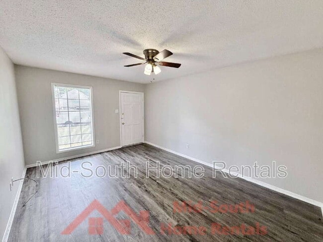 Photo - 6498 Birkenhead Rd