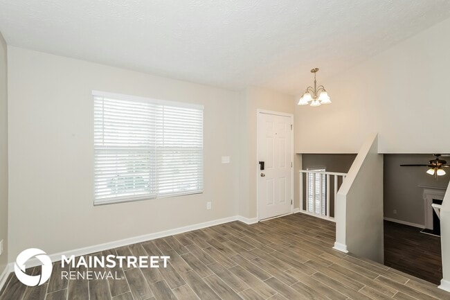 Photo - 2970 Deleher Ct SE