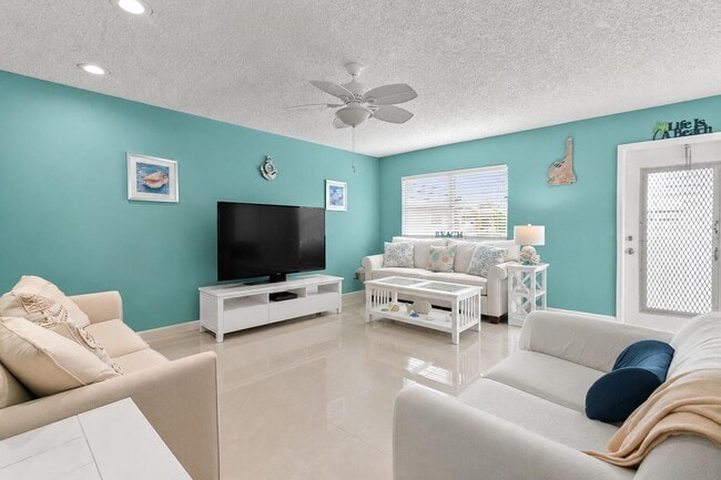 Photo - 520 Monaco Blvd