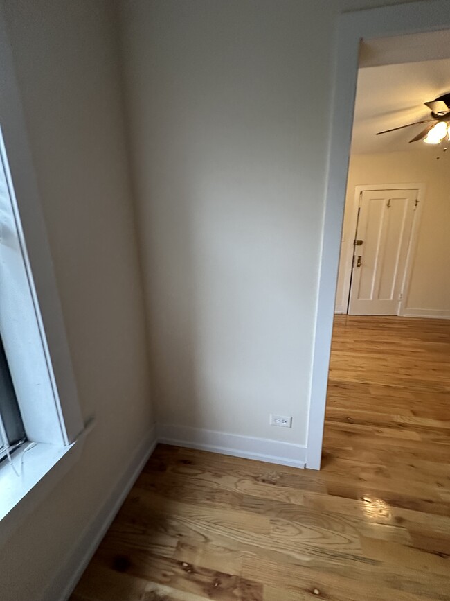 Building Photo - 2948 N Seminary Ave Unit 1BED Rental