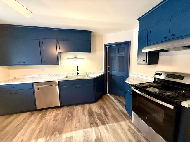 Building Photo - 33 Grandview Dr Unit C