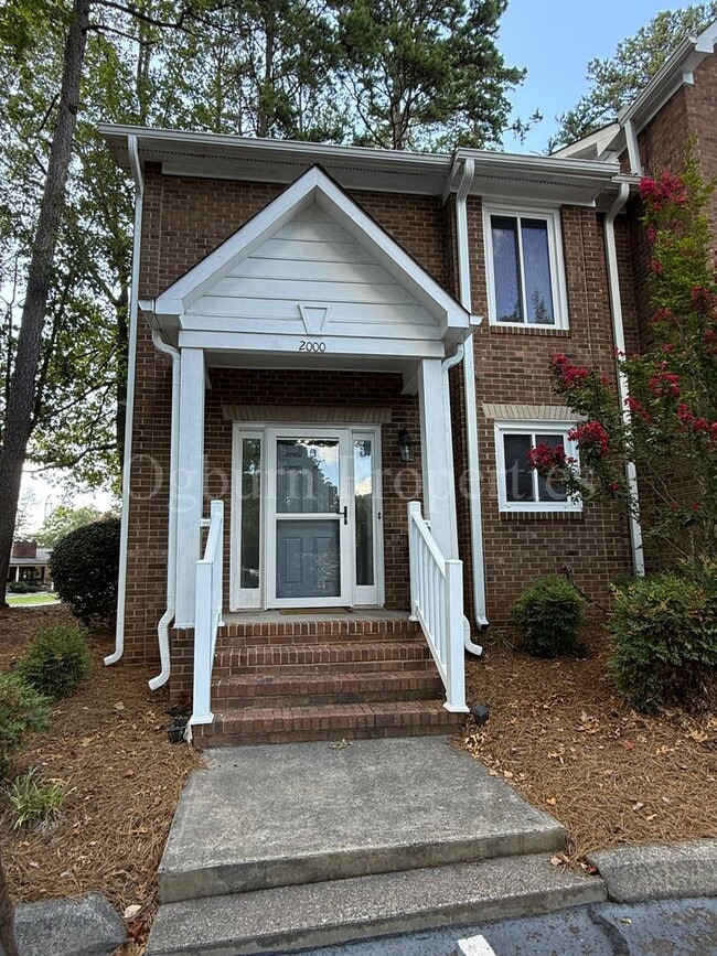 Building Photo - 2000 Ridge Brook Ct