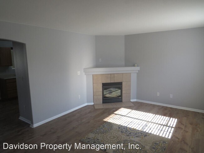 Photo - 2 br, 1 bath House - 376 Kitfield View