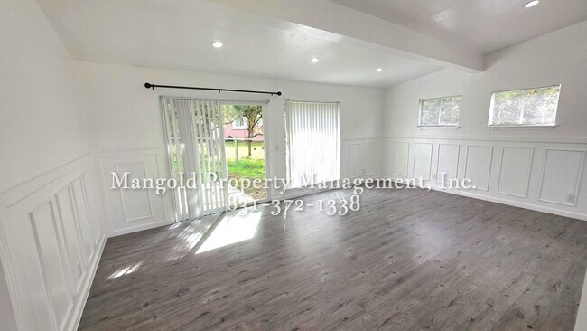 Photo - 635den Unit 637