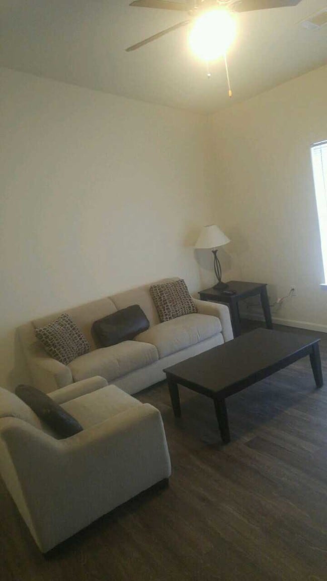 Photo - Broadway Apartments - 931.854.9564
