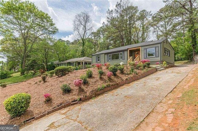Photo - 525 Rosemont Dr