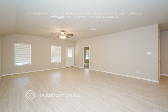 Photo - 433 Blanco Dr