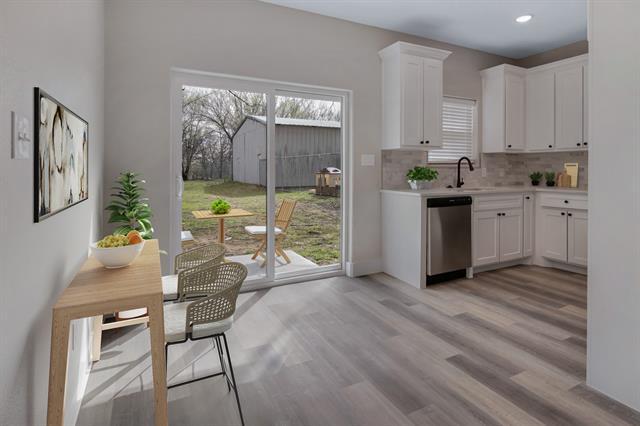 Photo - 722 E Walker St