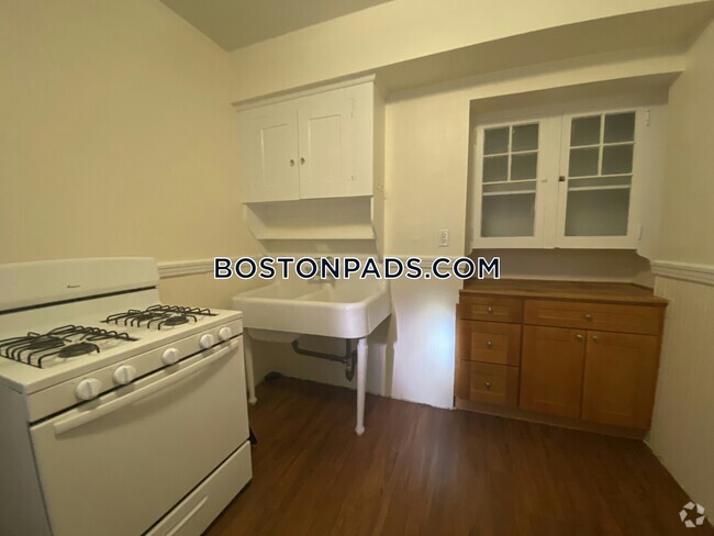 Building Photo - 885 Massachusetts Ave Unit 07 Rental