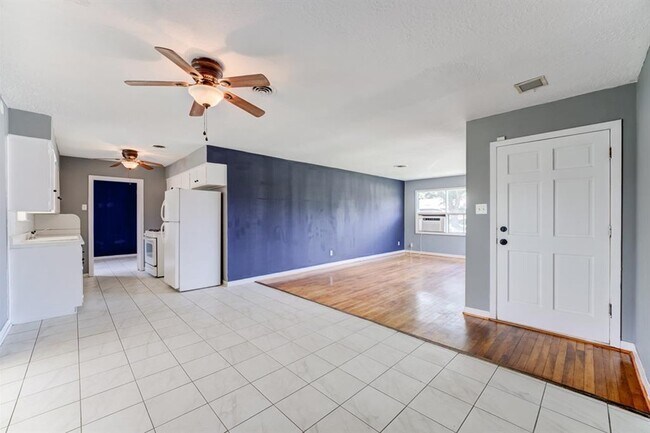 Photo - 8623 Norton Dr