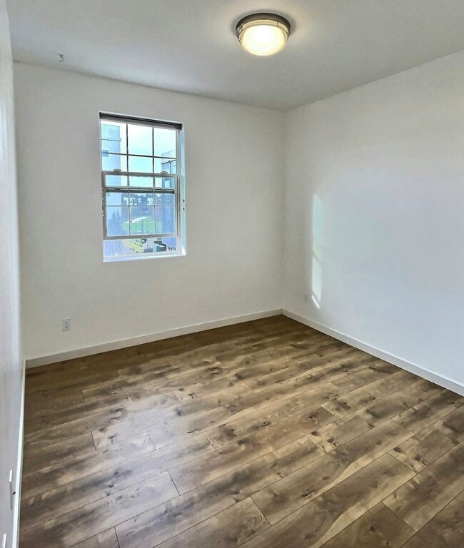 Photo - 475 Tailoff Ln