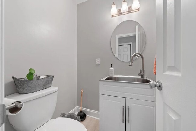 Photo - 105 Sportsman Cir NE