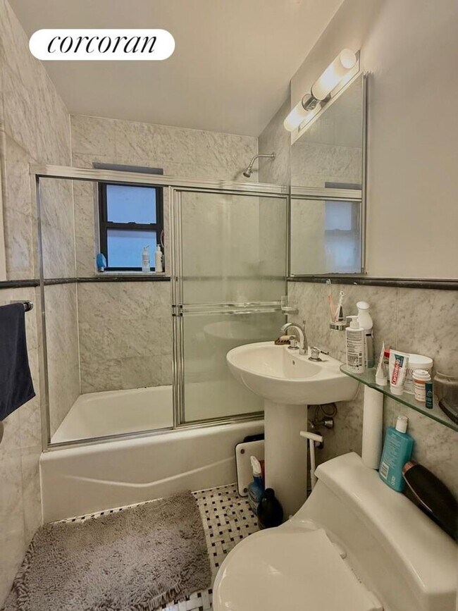 Photo - 339 E 57th St