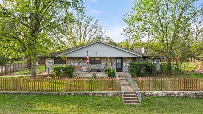 Building Photo - 2708 Cedarhill St