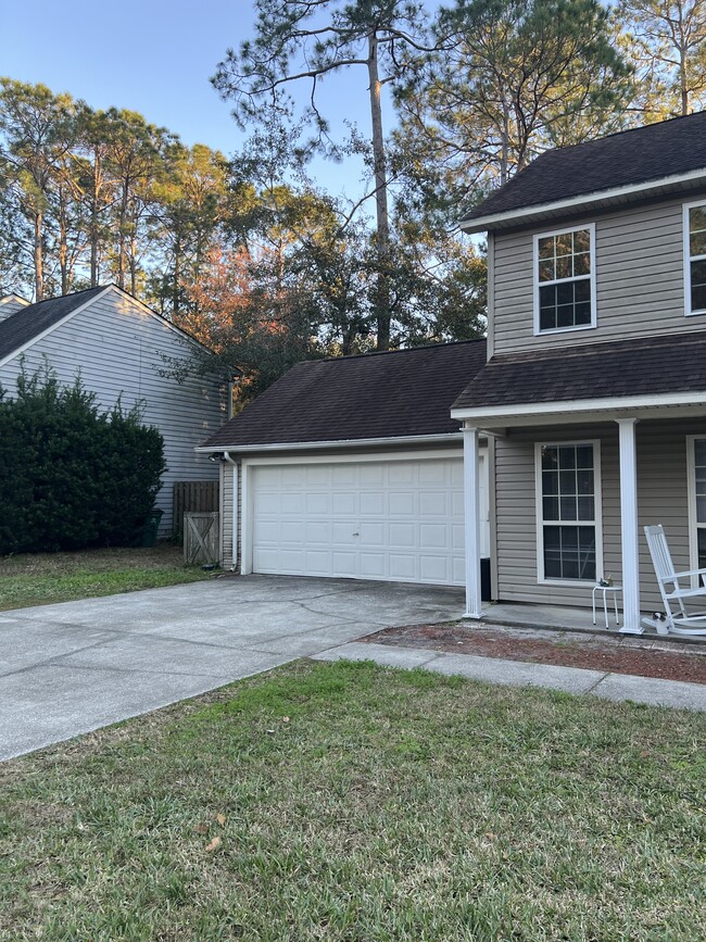 Photo - 102 Elliott Way