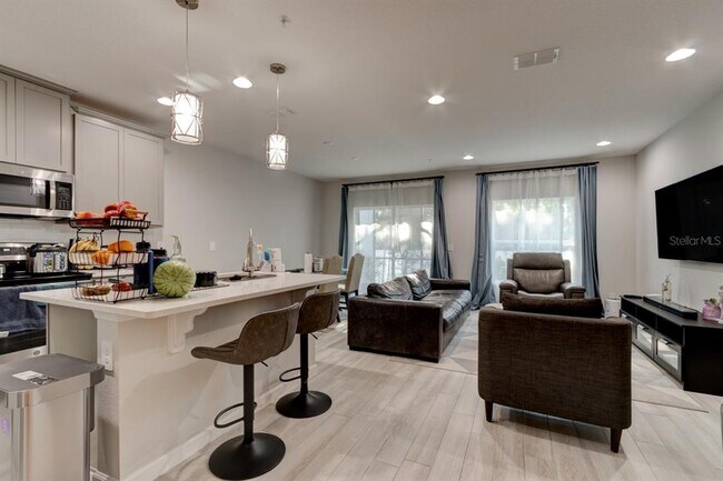 Photo - 287 Cape Honeysuckle Pl