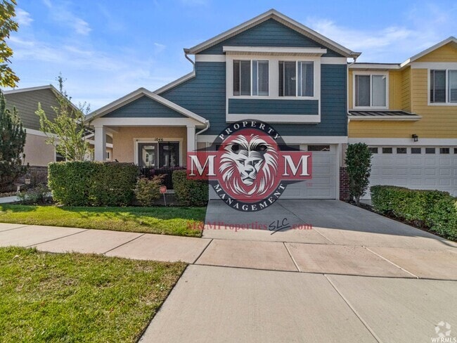 Building Photo - Beautiful 4 Bd 2.5 Bath Townhouse in Sandy