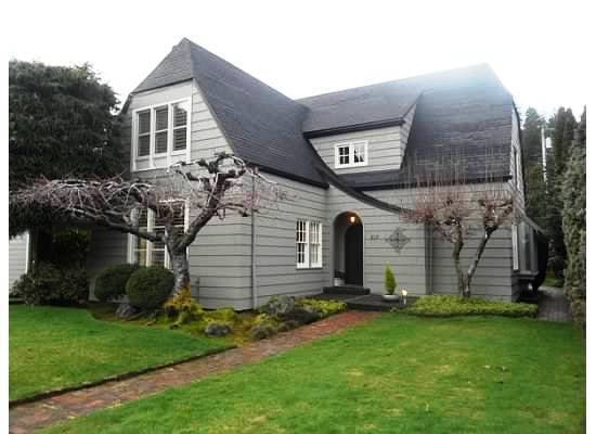 Building Photo - Broadway Hill home