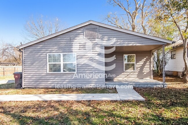 Building Photo - 1621 S Park St