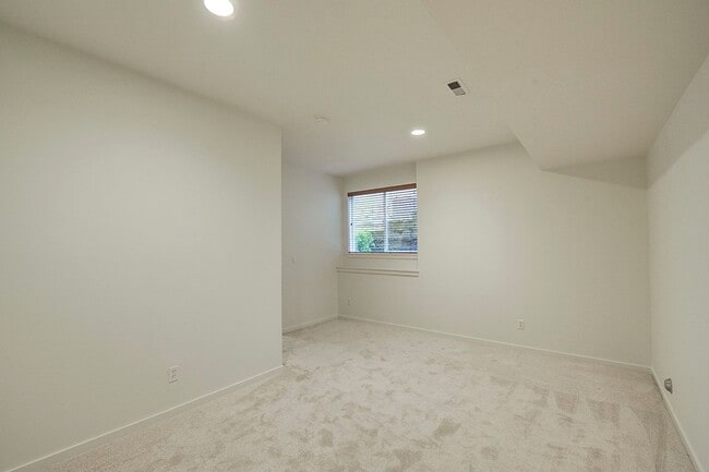 Photo - 3Bd/2.5Ba Issaquah Home