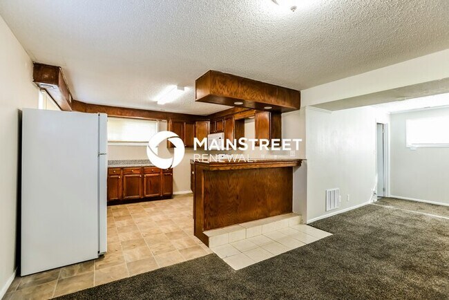 Photo - 4 Bedroom Pet-Friendly Home in KANSAS CITY, MO with Main Street Renewal