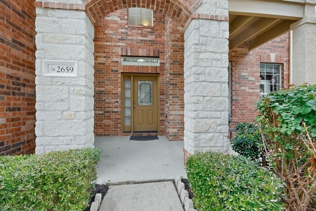 Photo - 2659 Salorn Way