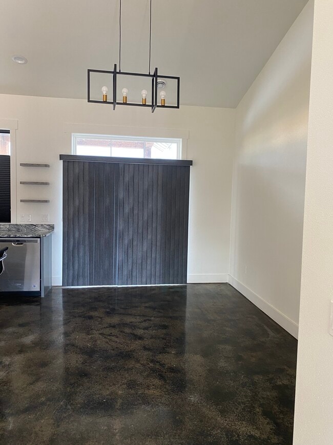 Photo - 1329 Silverton Dr