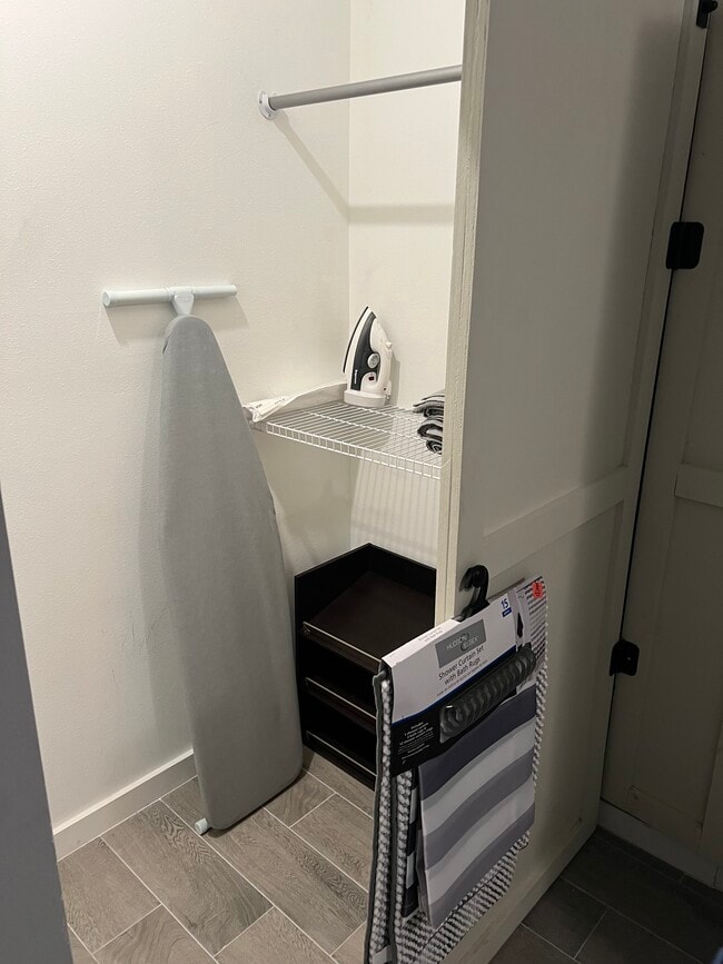 Photo - 1345 Hazel St NW Unidad Stunning Studio