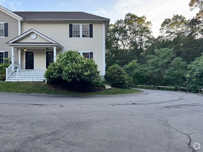 Building Photo - 60 Pyburn Rd Rental