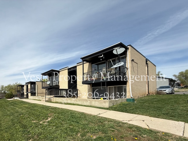 Building Photo - 1050 Healy St Unit A