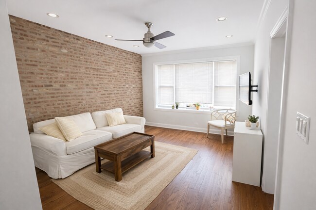 Photo - 2467 N Clark St Unit #  03