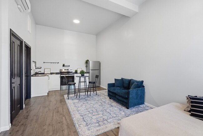 Photo - 180 Lyman St Unit 180