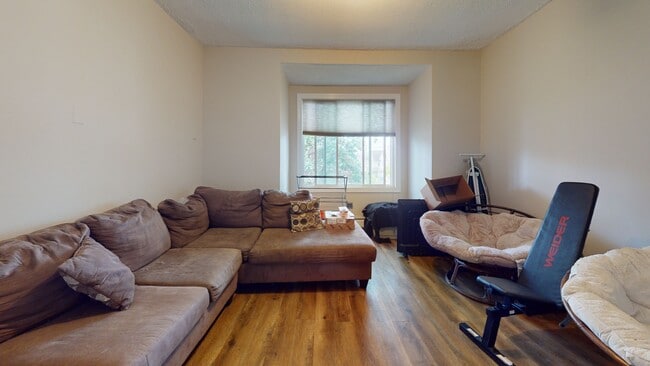 Photo - 101 Bradford St
