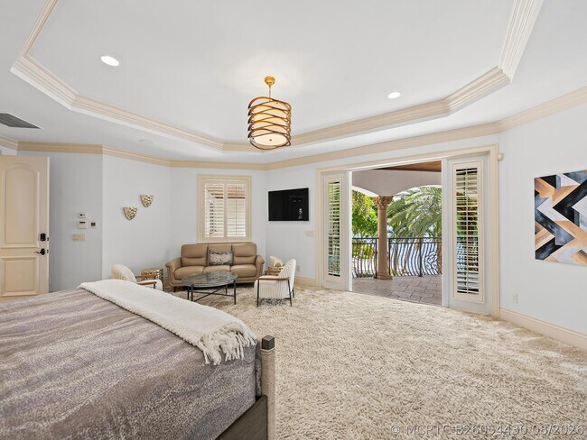 Photo - 639 Middle River Dr