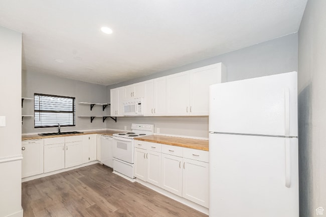 Photo - 561 N Beverly Ave