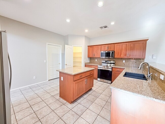 Photo - 1462 W. Roadrunner Dr.