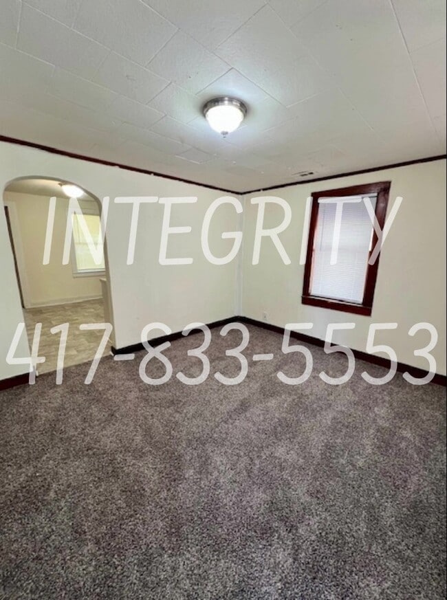 Photo - 1631 E 8th St N