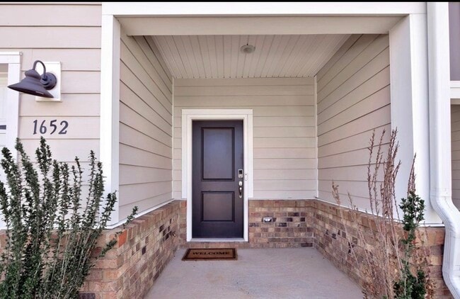 Photo - 1652 Village Grove Ln