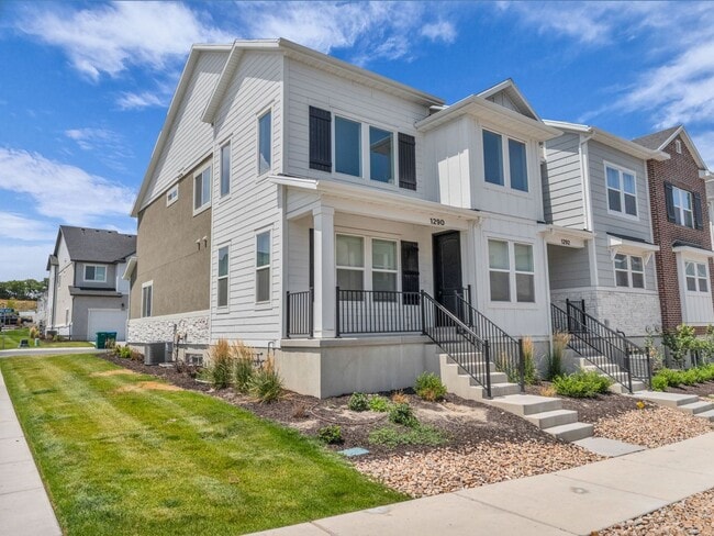 Building Photo - 1290 N 3960 W