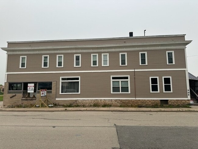 Building Photo - 205 N Maple St Rental