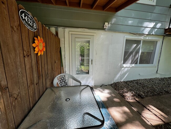 Photo - 4432 Mockingbird Ln Unidad B